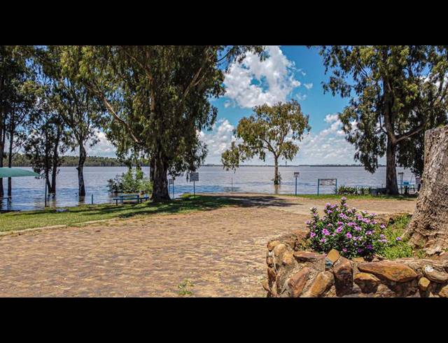 LAND FOR SALE IN VAAL MARINA